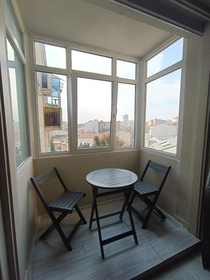 Old Town Within Apartment Bukares Bagian luar foto