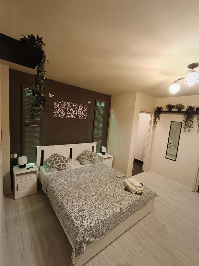 Old Town Within Apartment Bukares Bagian luar foto